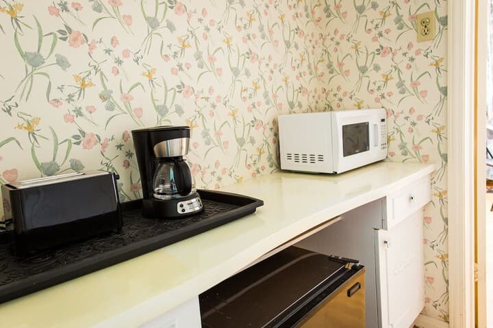 Charlton Suites Guest House photo 4