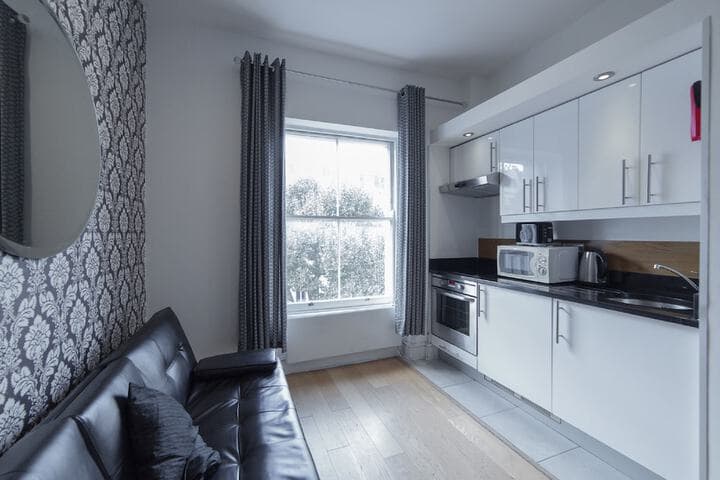 Hyde Park Superior Apartments photo 4
