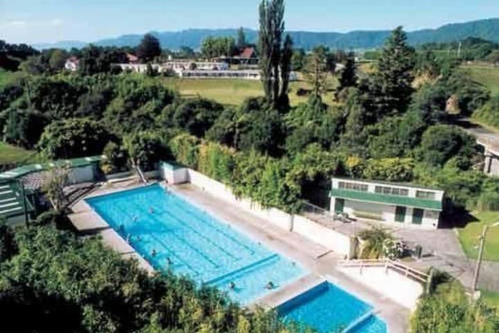 Opal Hot Springs & Holiday Park photo 4