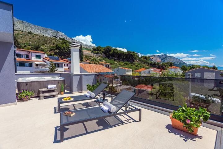 Villa Topaz photo 1