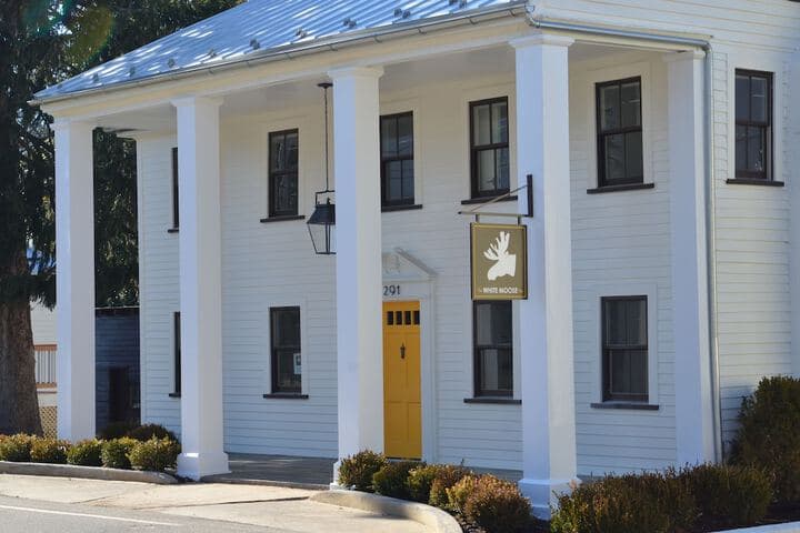 White Moose Inn photo 3