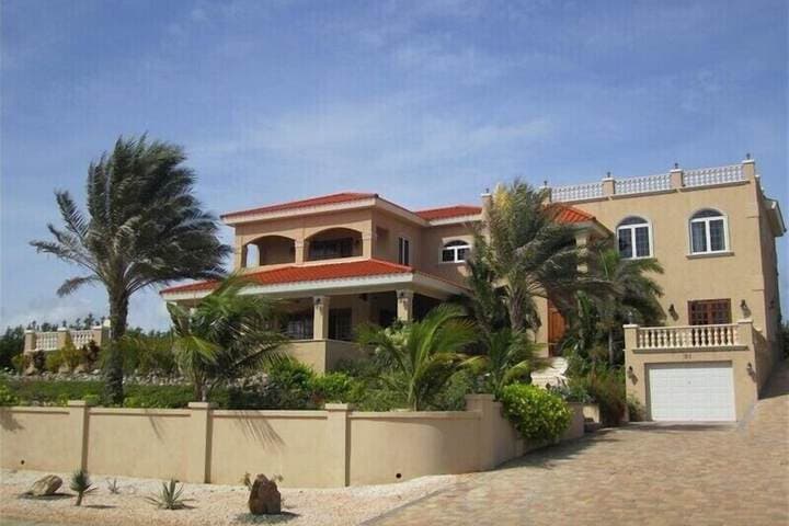 Walking to the Beach Villa photo 4