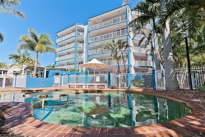White Crest Apartments photo 3