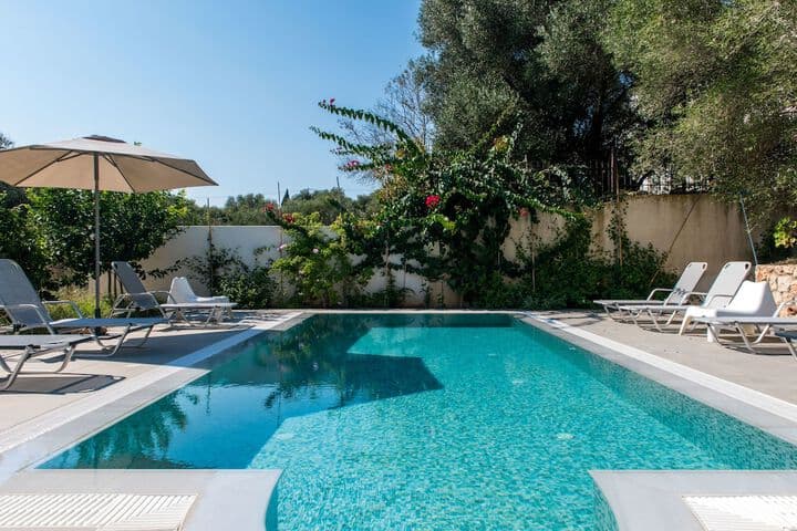 Kourkoumelata destination view