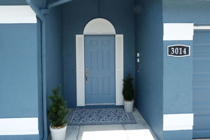 Near Theme Parks! in Ground 3 BR Pool Home Sleeps 7 Total Privacy! photo 5