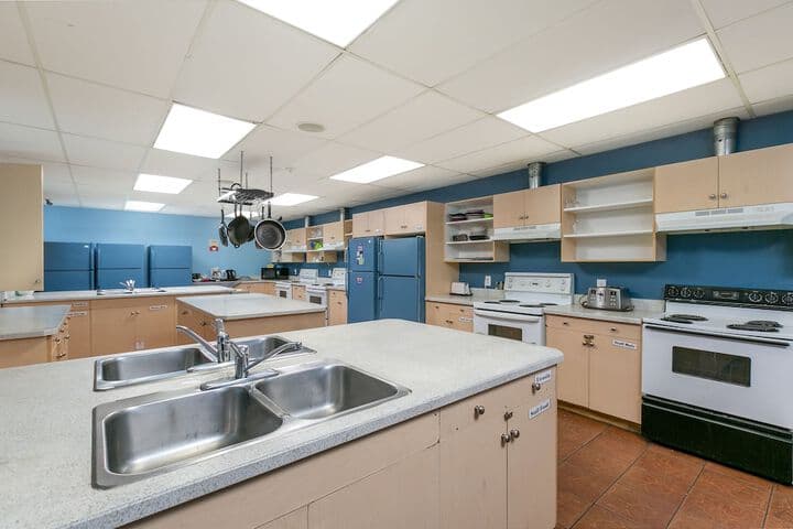 HI Kelowna Hostel photo 4