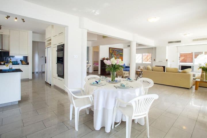 Sunset Beachfront Villa Meneou photo 2