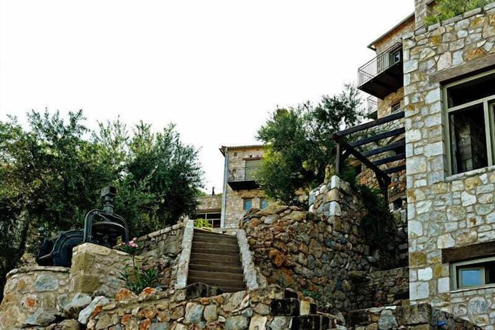 Diotimas Homes photo 2