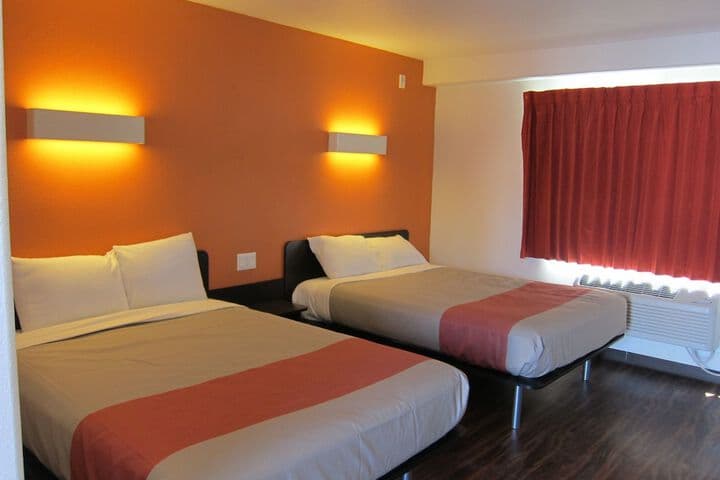 Pacific Inn photo 1