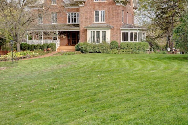 Round Barn Farm B & B Event Center photo 3