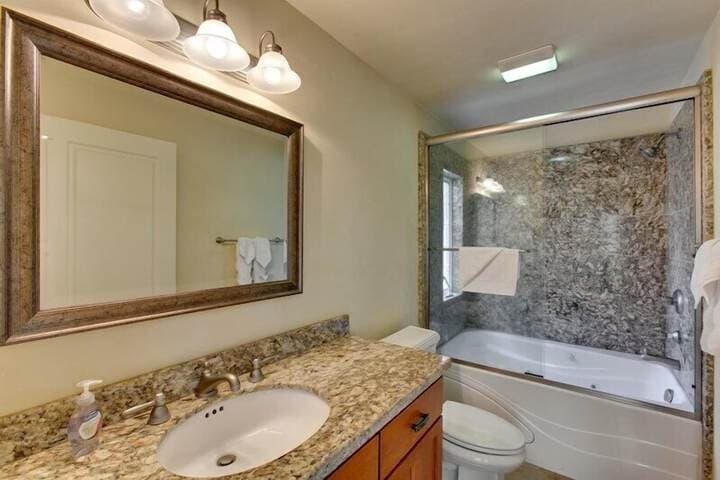 1261 Country Club Drive photo 5