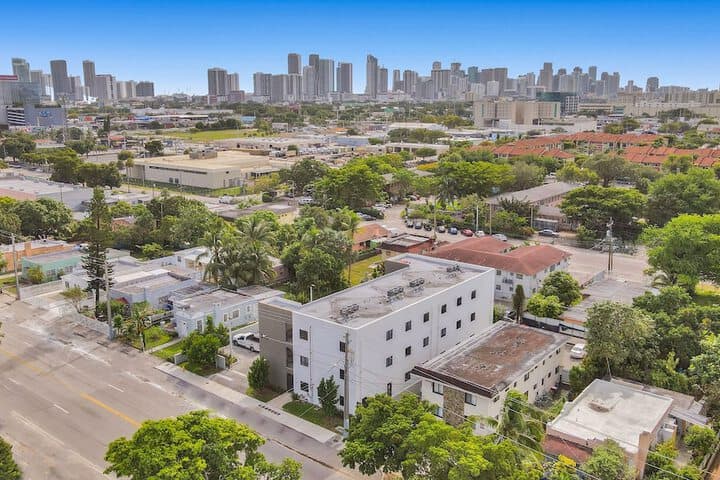 Renzzi Wynwood Apartments photo 2