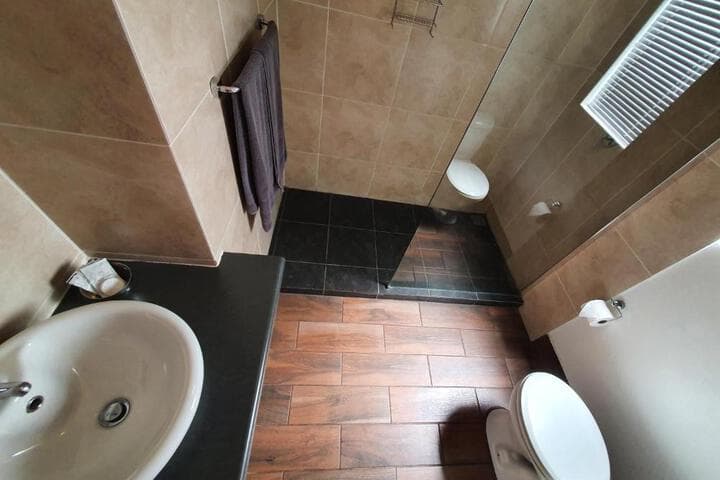 Silverstone Guesthouse photo 3