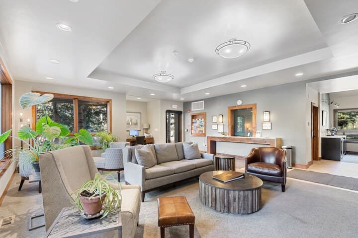 Ridgepoint Townhomes by East West Hospitality photo 2