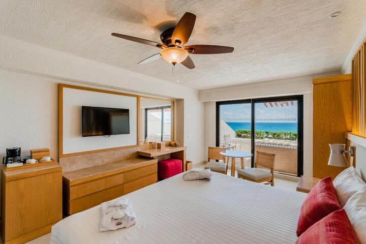 Royal Solaris Cancun All Inclusive photo 2