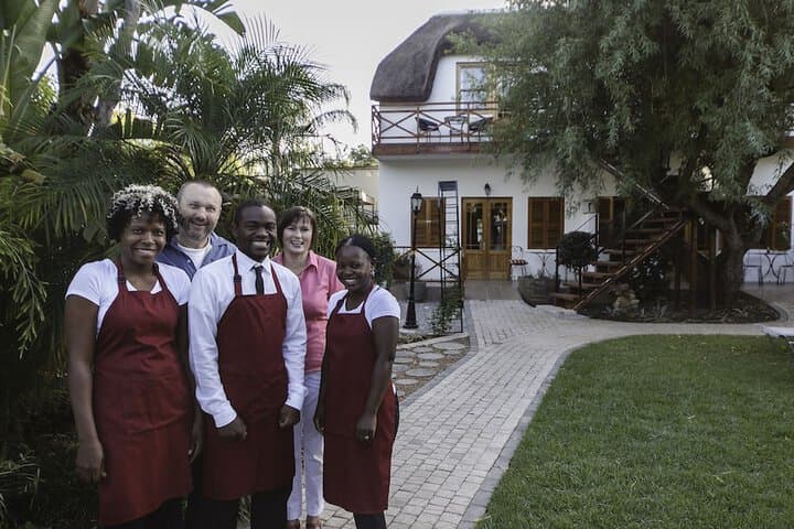 GUBAS DE HOEK meet eat sleep photo 3