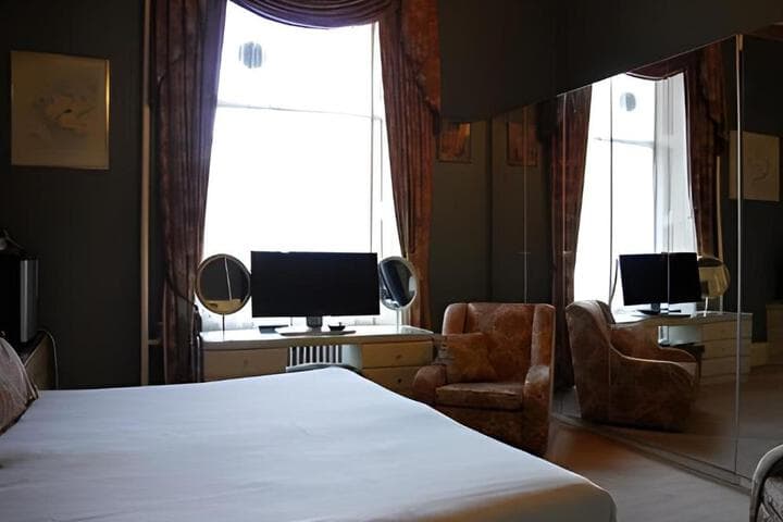 Ritz Hotel photo 4