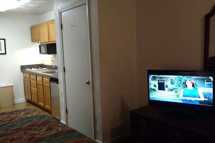 Affordable Suites Charlottesville photo 3