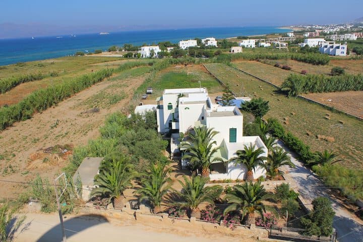 Studios Vrettos Beachfront Hotel photo 2