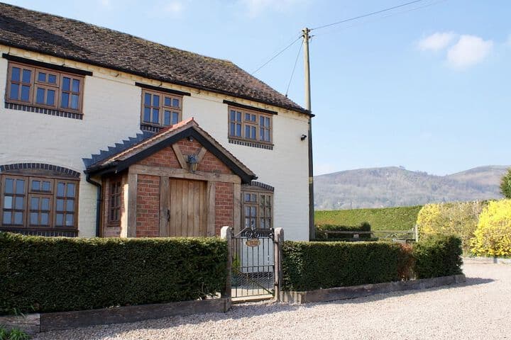 Yew Tree Cottage photo 1
