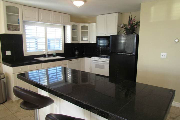 3 Bedroom Duplex with Ocean View photo 3
