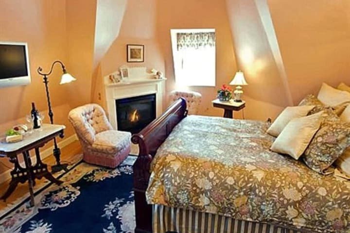Sarah Kendall House photo 4