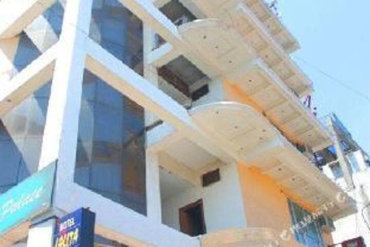 Hotel Lalita Palace photo 2