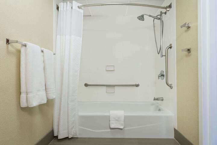 Baymont by Wyndham Kitty Hawk Outer Banks photo 2