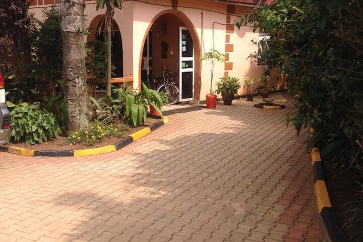 J Residence Motel Entebbe photo 2