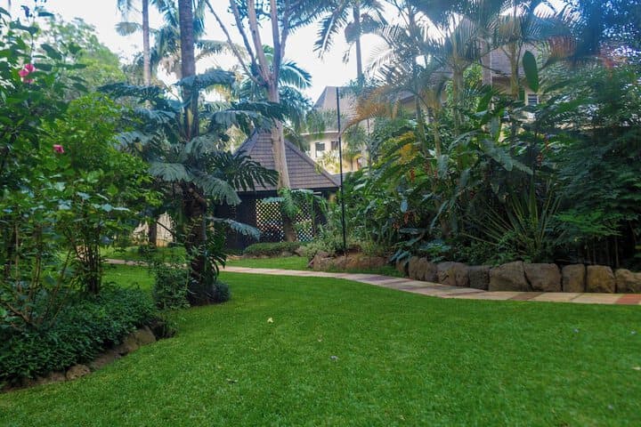 Mimosa Court Apartments photo 3