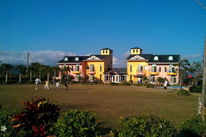 Bohemian Holiday Inn photo 2