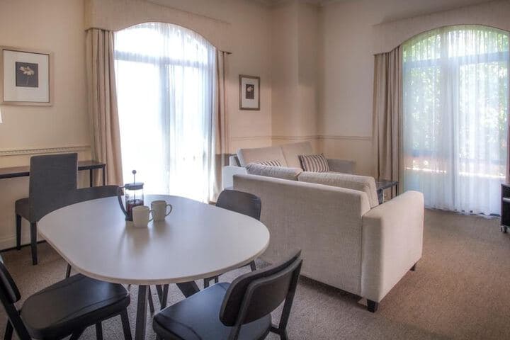 Majestic Old Lion Apartments photo 3