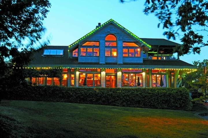 Spinnakers Brewpub & Guesthouses photo 3