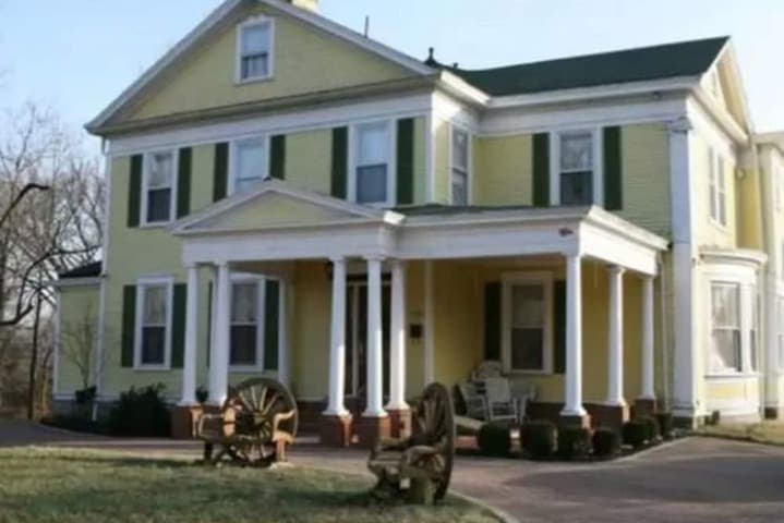 Six Acres Bed & Breakfast photo 3