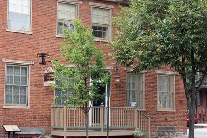 The Tillie Pierce House Inn photo 3