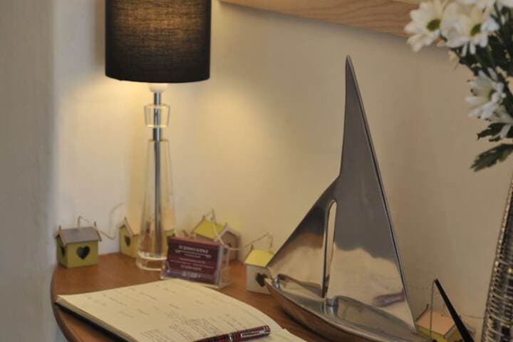 St Johns Lodge (incl off site health club) photo 3