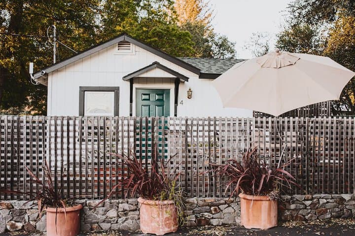 Sonomas Best Cottages photo 2