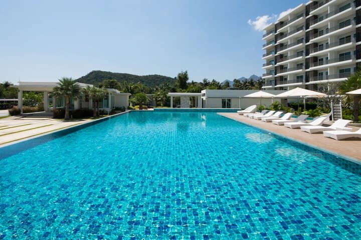 The Sea Condominium photo 4