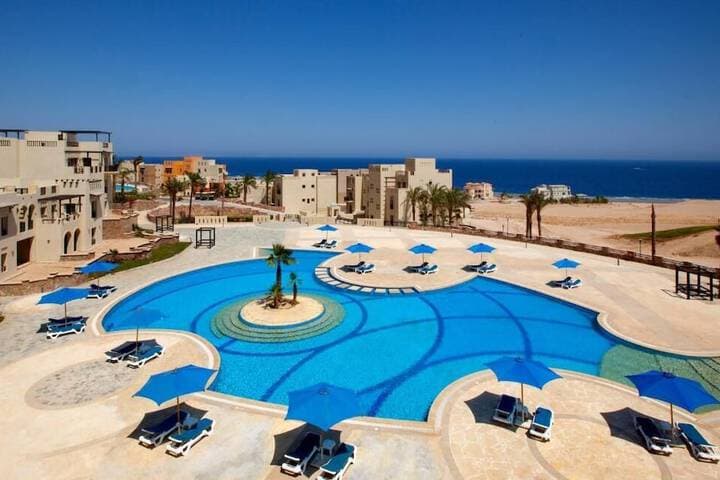 Azzurra Sahl Hasheesh photo 2