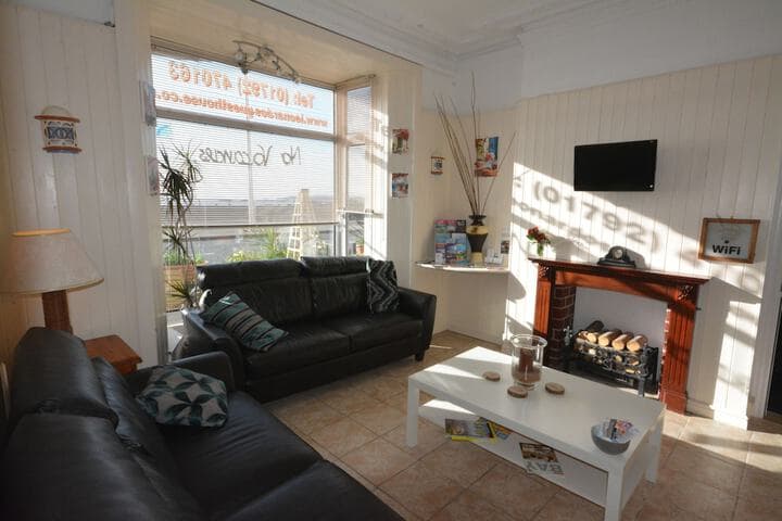 Leonardos Guest House photo 2