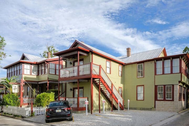 Victorian House Bed & Breakfast photo 2
