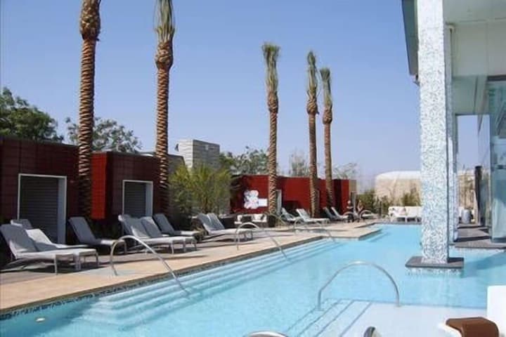 Luxury Suites at the Palms photo 2