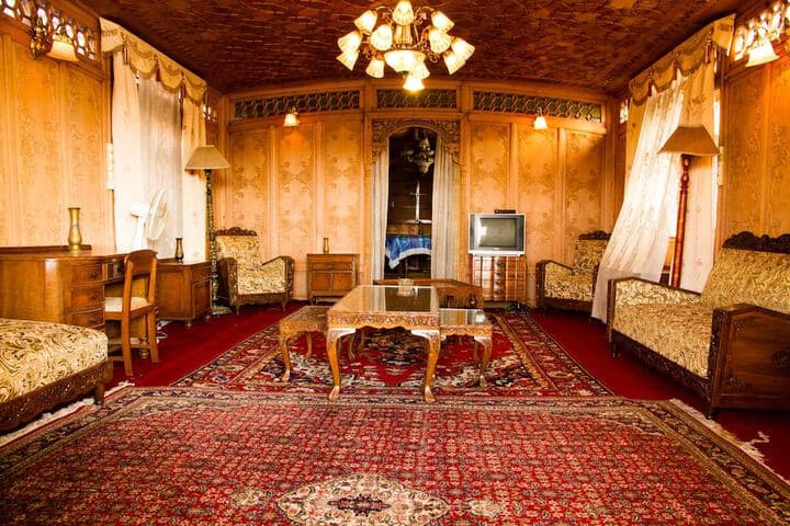 Kharpalace group of houseboats photo 5