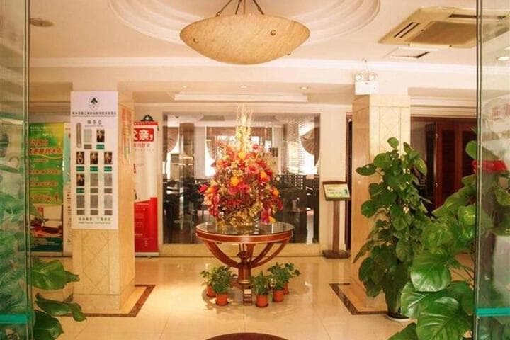 Greentree Inn Shanghai Jingan Railway Station Xinzha Road Business Hotel photo 4