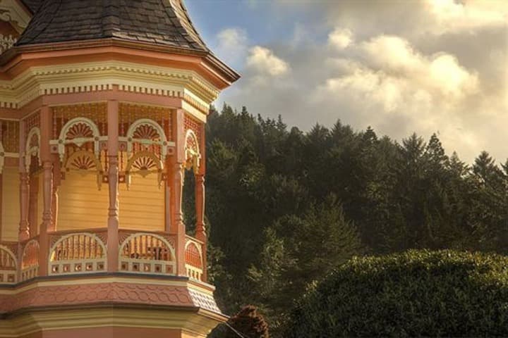 Gingerbread Mansion Inn photo 2
