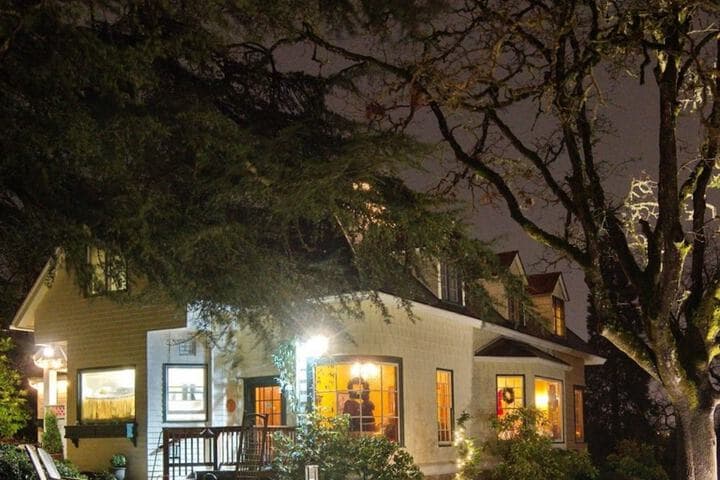 Campbell House Inn photo 3