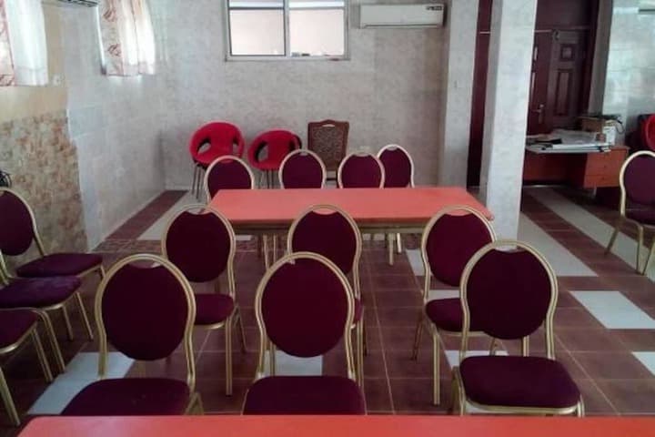 Vic James Apartments photo 3