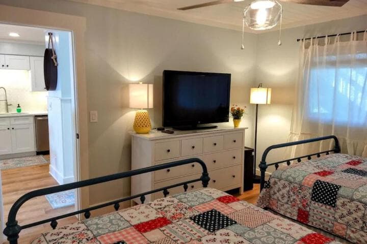 Hibiscus Oceanfront Resort photo 4
