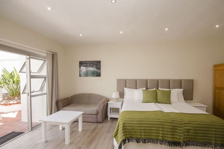 Small Bay Guest House photo 5