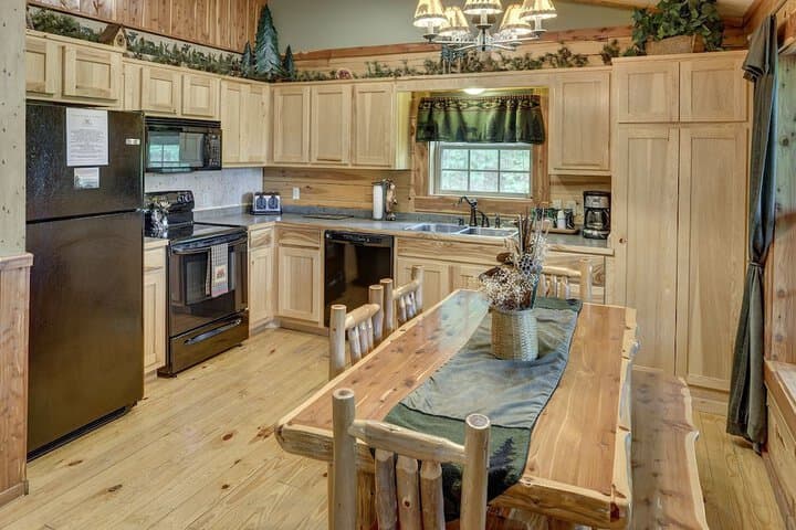 Lake Forest Luxury Log Cabins photo 5